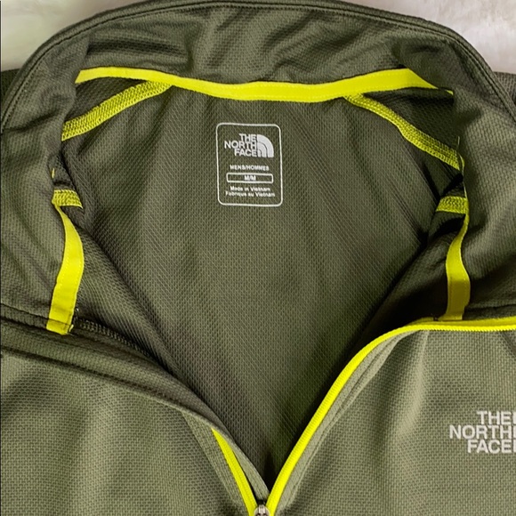 Northface Lightweight Flashdry 1/4 Zip Pullover - Picture 8 of 8